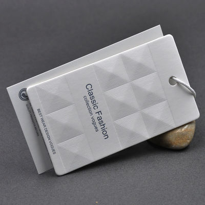 OEM DIY Embossed Debossing แท็กแขวนส่วนบุคคลพร้อมสายอักขระ