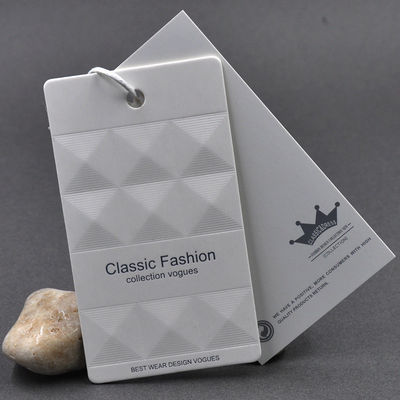 OEM DIY Embossed Debossing แท็กแขวนส่วนบุคคลพร้อมสายอักขระ