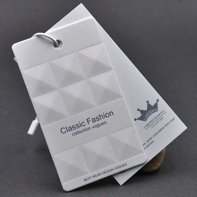 OEM DIY Embossed Debossing แท็กแขวนส่วนบุคคลพร้อมสายอักขระ
