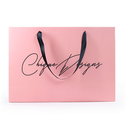 โลโก้เครื่องสำอางค์ของขวัญ CMYK พิมพ์ถุงกระดาษพร้อมหูหิ้ว