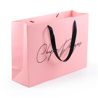 โลโก้เครื่องสำอางค์ของขวัญ CMYK พิมพ์ถุงกระดาษพร้อมหูหิ้ว